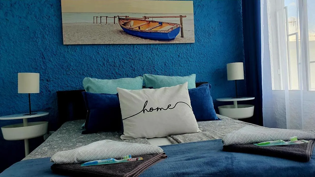 Papagayo Beach Apartments 아로나