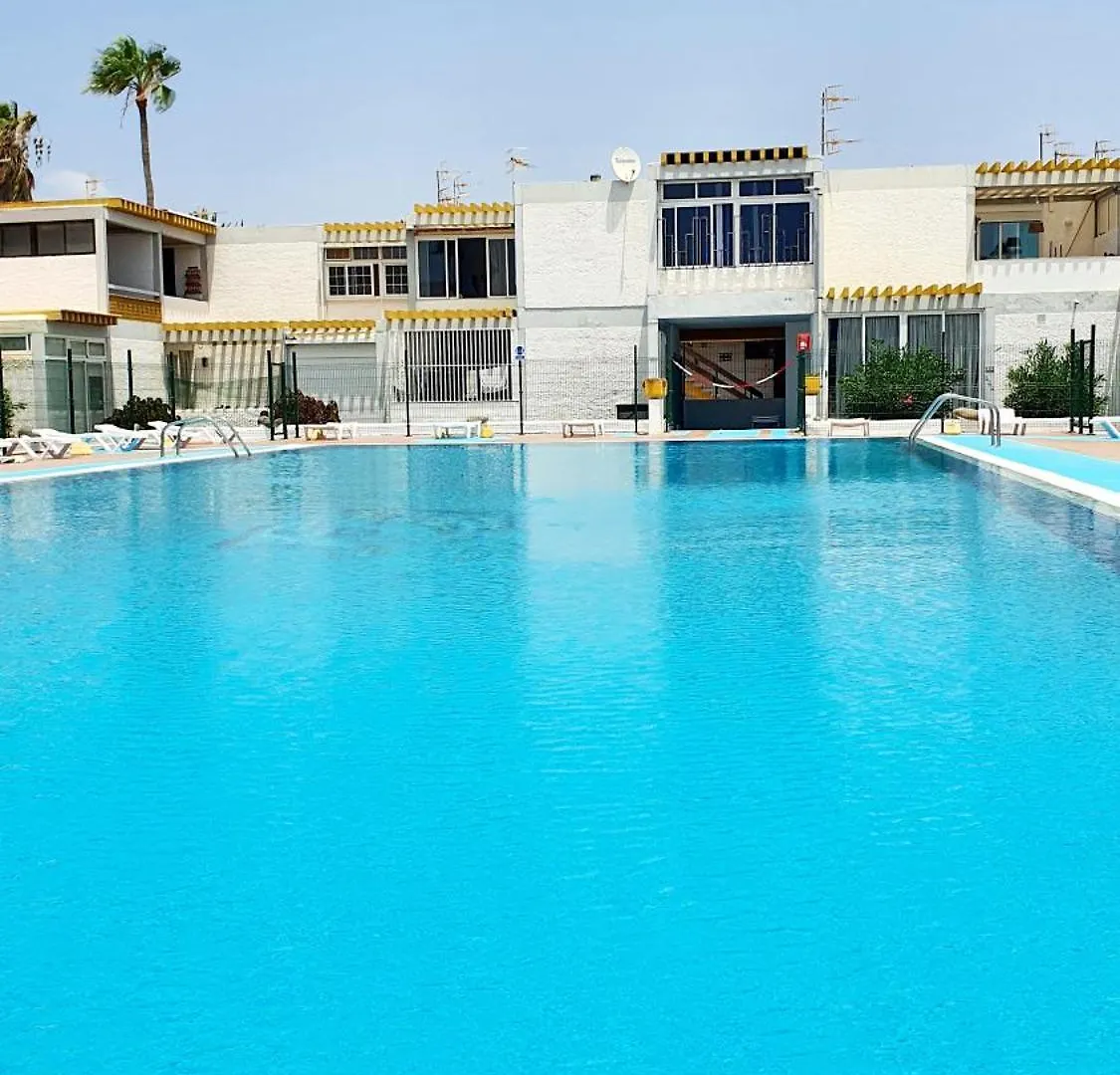 Papagayo Beach Apartments Arona